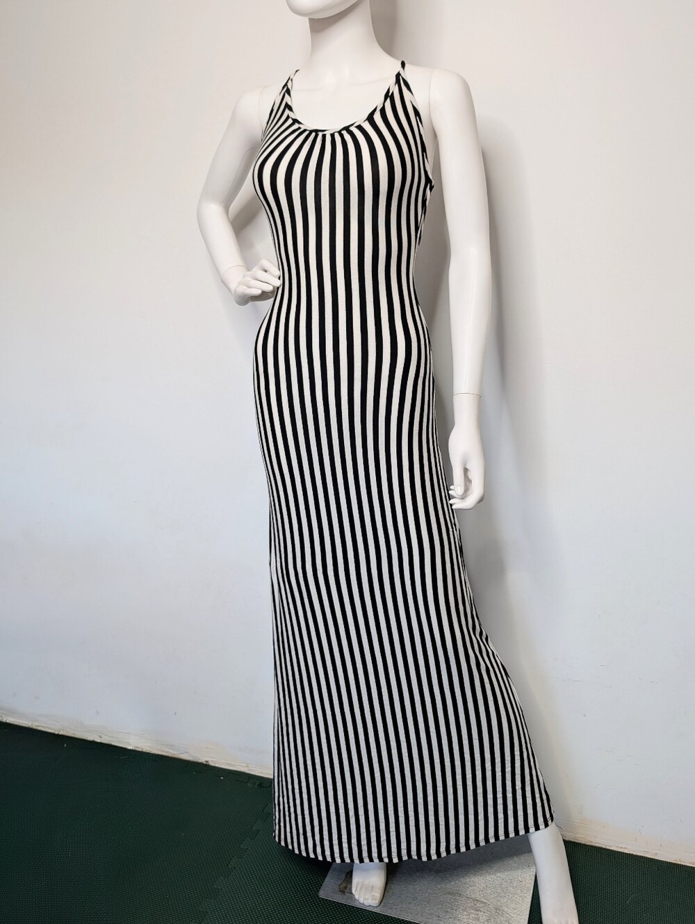 Y2K Black & White Striped Bodycon Open Back Strappy Scoop Neck Maxi Dress - Picture 2 of 12